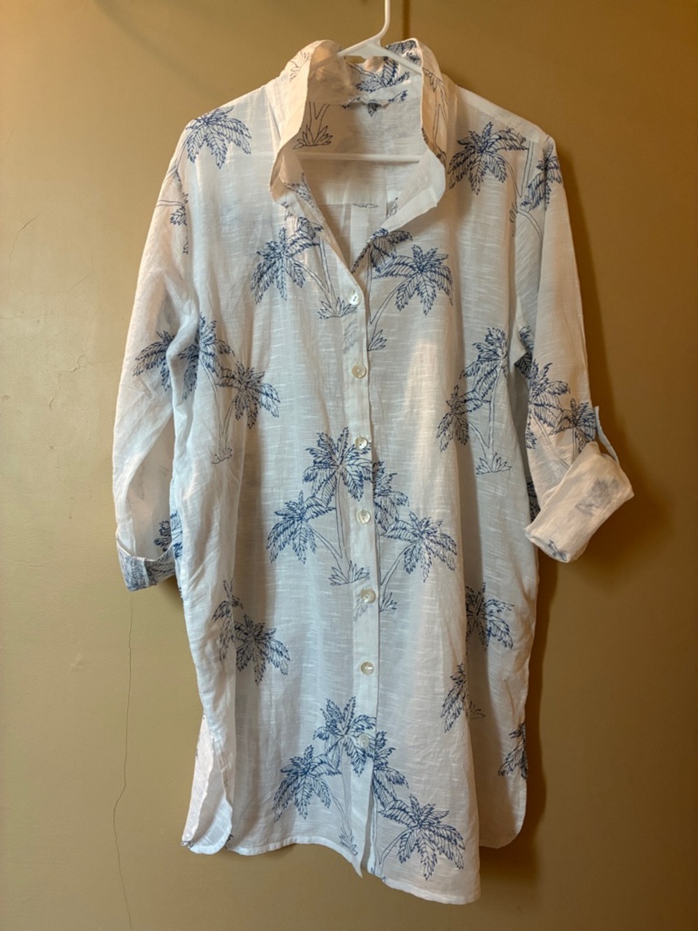White palm tree print swim cover up size medium